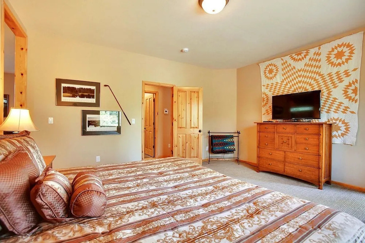 Room 3 of 16