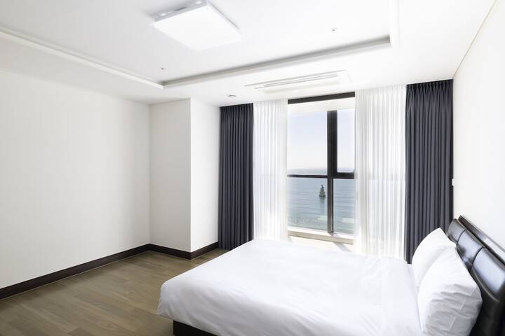 Room 6 of 94