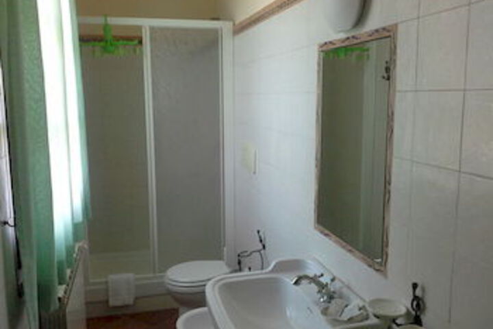 Room 6 of 70