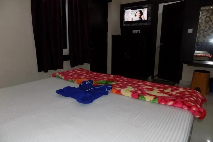 Room 5 of 15