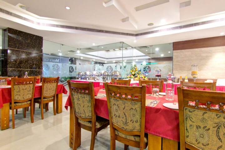 Dining 39 of 61