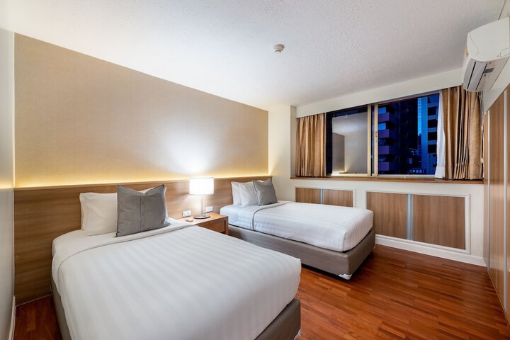 Room 25 of 119