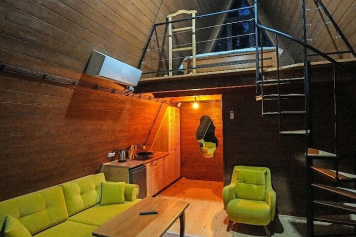 Room 12 of 34