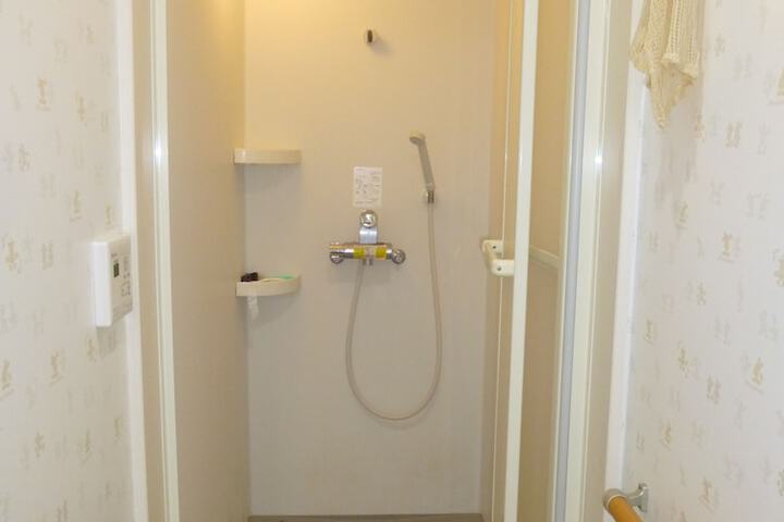 Room 22 of 48