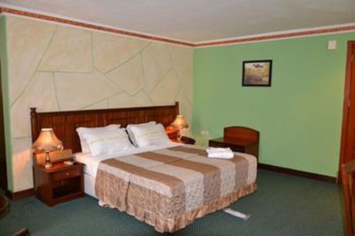 Room 9 of 22