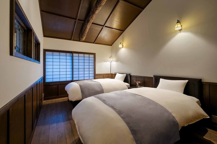 Room 6 of 36
