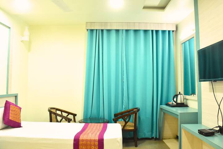 Room 11 of 31