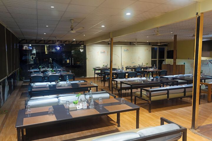 Dining 64 of 94