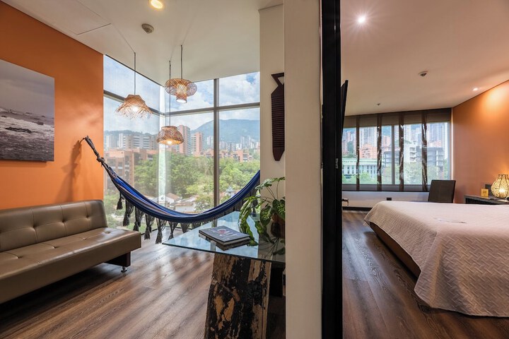 Room 10 of 81