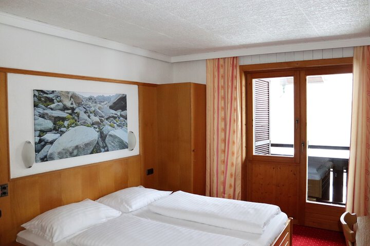 Room 9 of 67