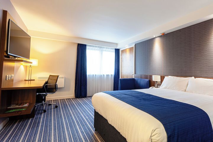 Room 17 of 48