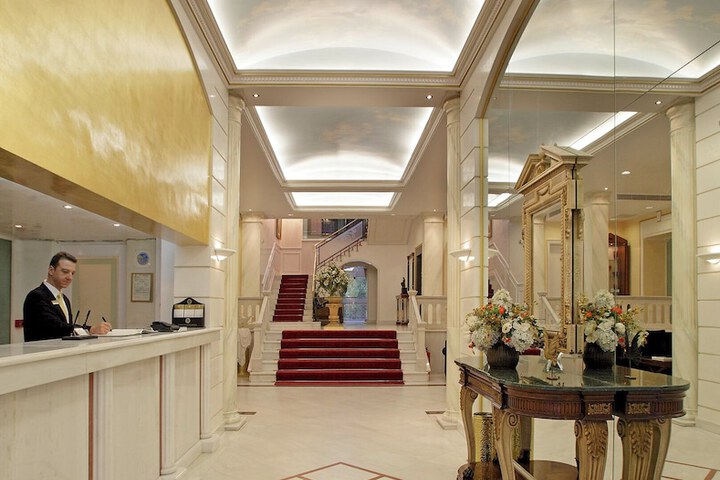 Guest Lobby