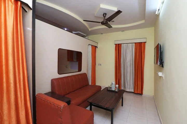 Room 12 of 21