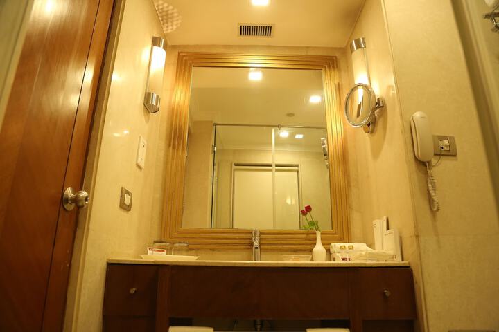 Room 40 of 84