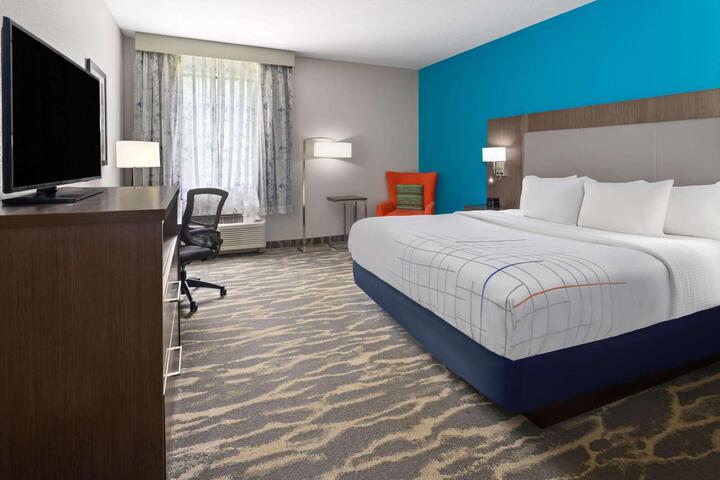 1 King Bed (12 of 23)