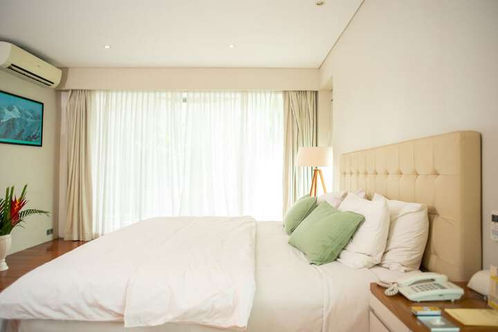 Room 21 of 120