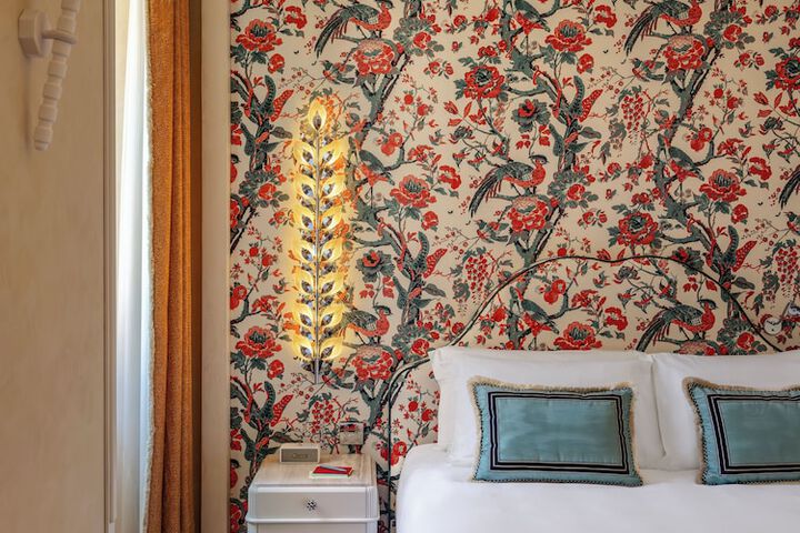 Room 21 of 76