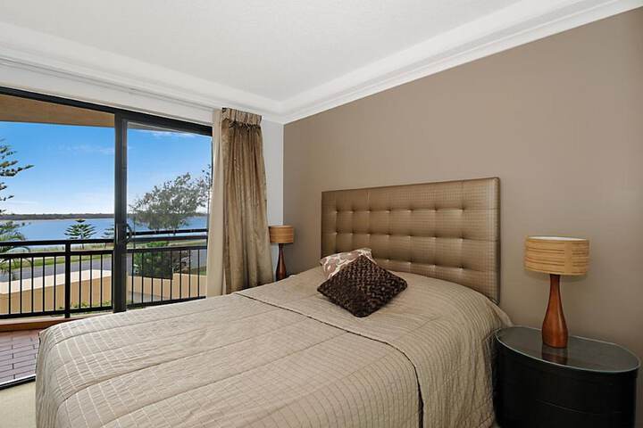 Room 3 of 32