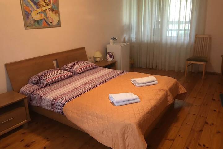 Room 13 of 37