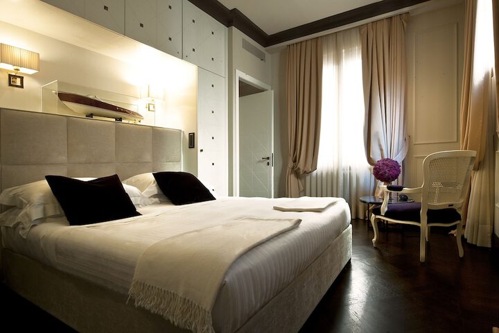 Room 10 of 35
