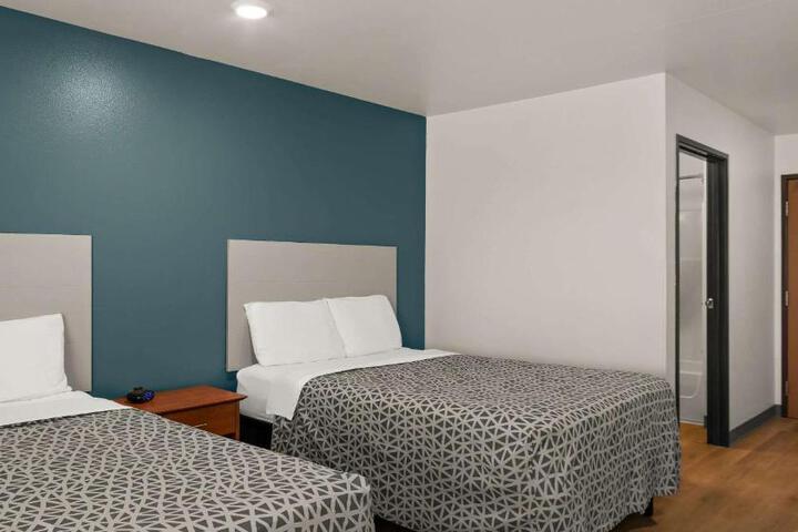 2 Double Beds (5 of 6)