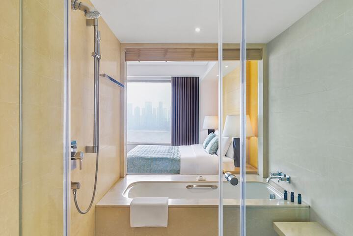 Room 42 of 95