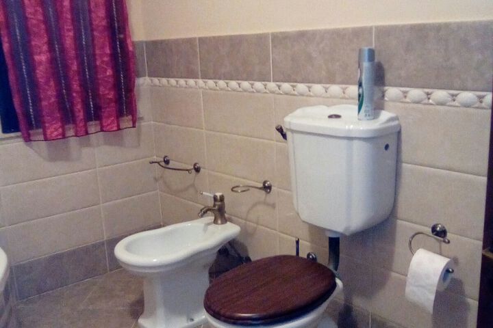 Room 2 of 16