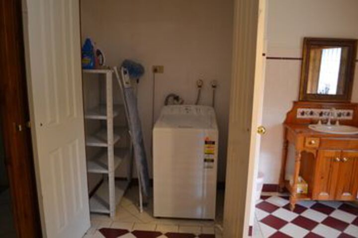 Room 9 of 12