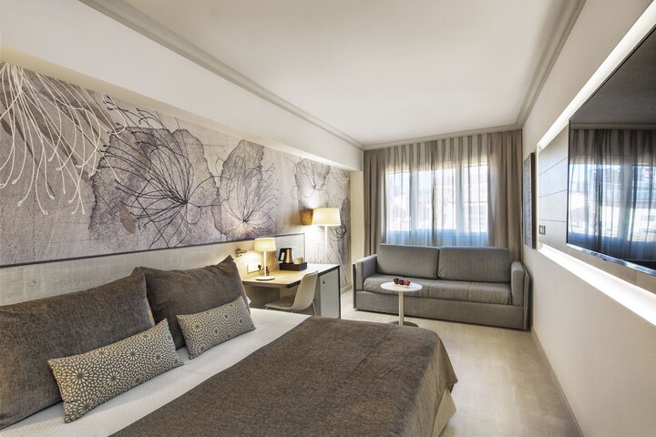 Room 15 of 68