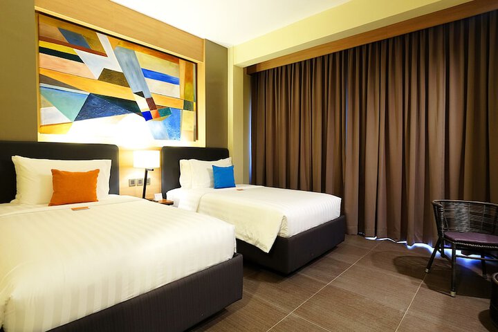 Room 13 of 76