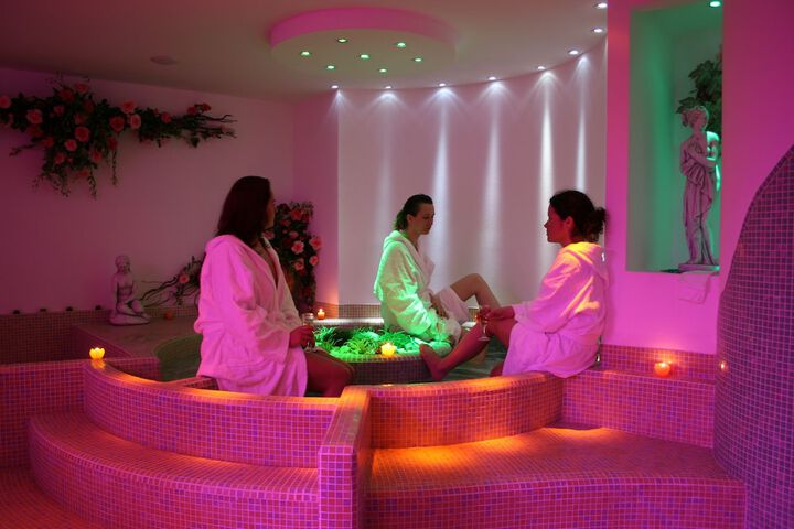 Spa 13 of 56