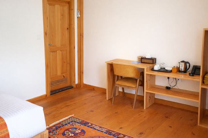 Room 14 of 27