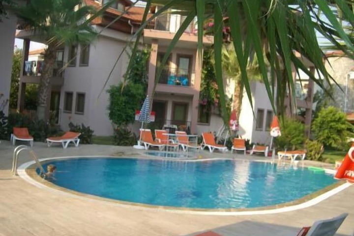 Hotel with Pool