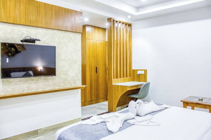 Room 13 of 63
