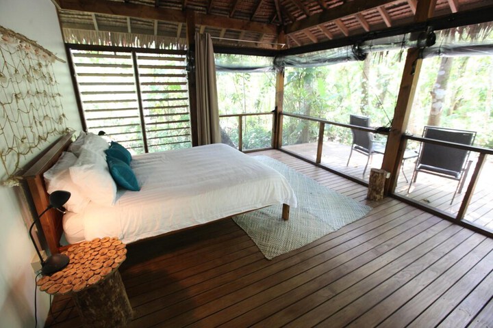 Room 6 of 35