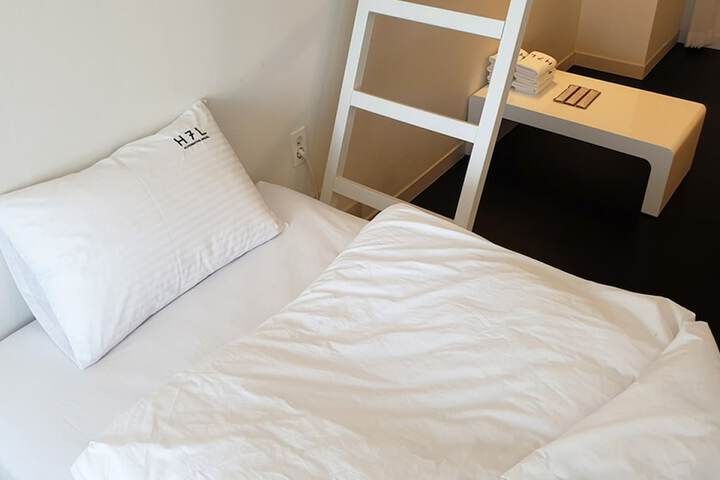Room 8 of 72
