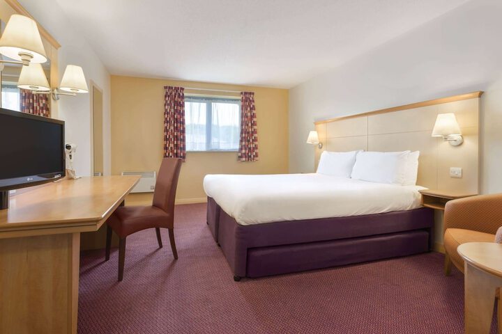 Room 10 of 17