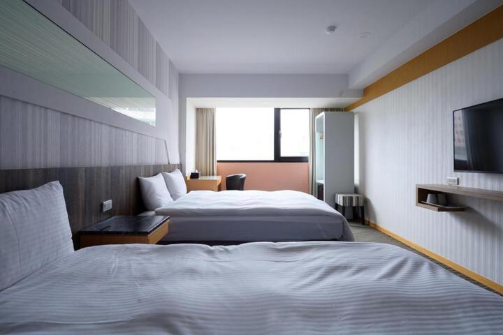 Sunny Hotel