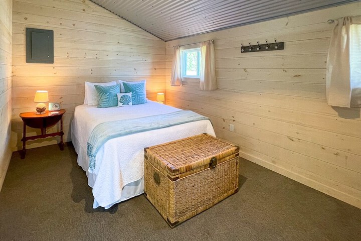 Room 2 of 23