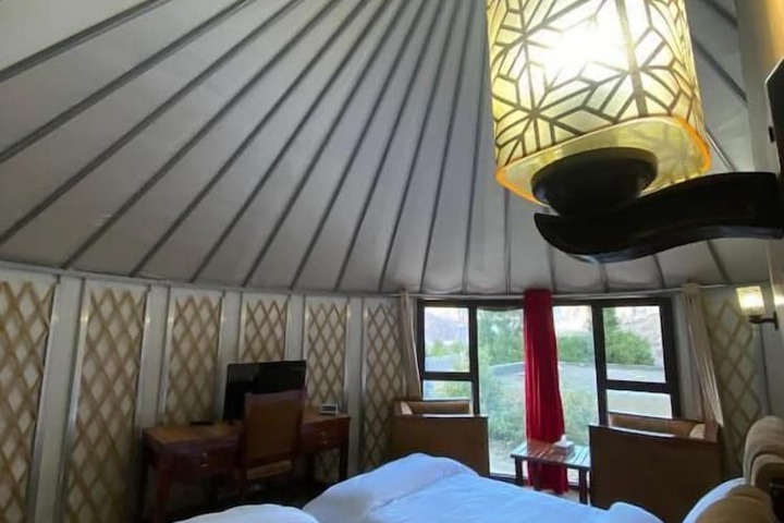Room 12 of 20