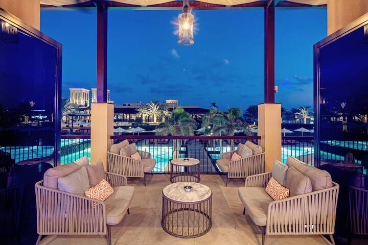 Lounge 292 of 335