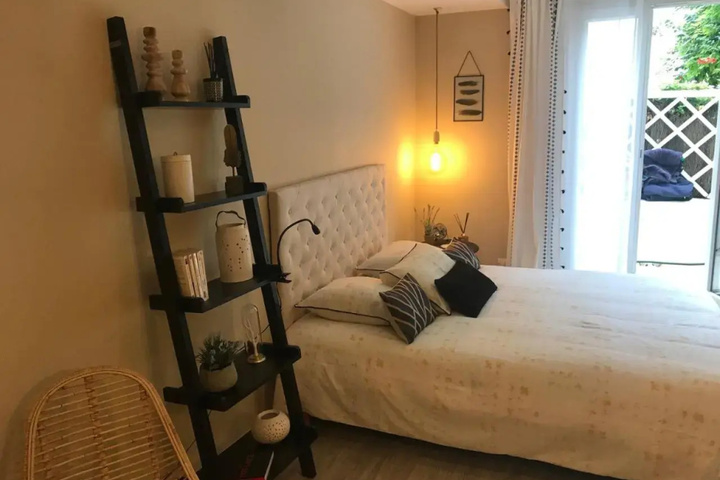Room 3 of 9
