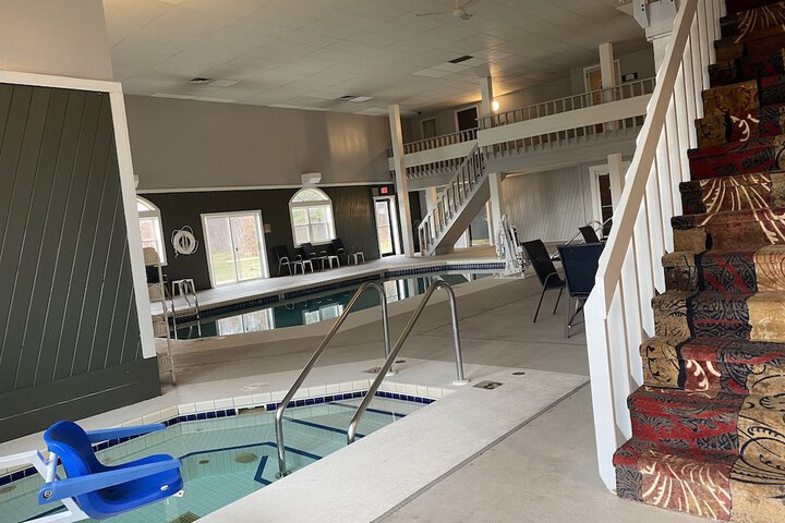 Indoor spa tub