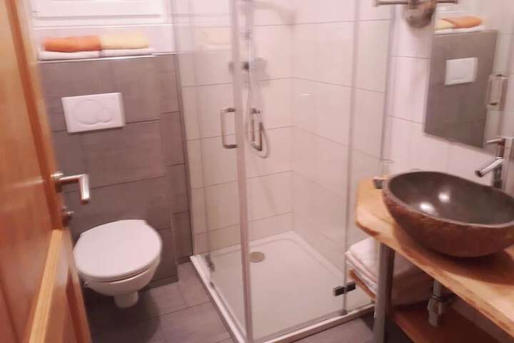 Room 35 of 63