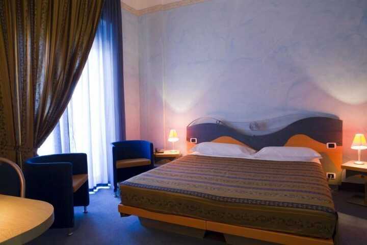 Room 9 of 44