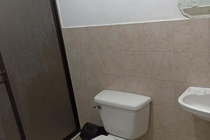 Room 9 of 10