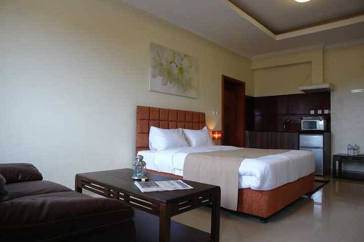 Room 10 of 42