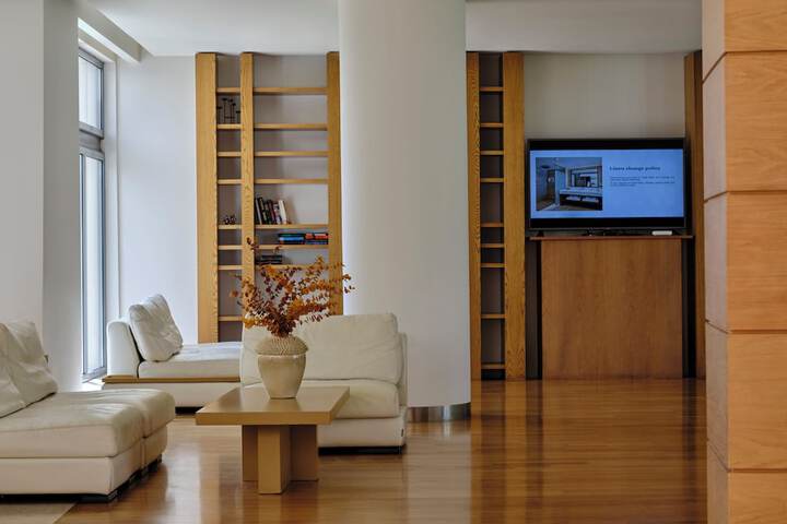 Hotel Interior 4 of 110