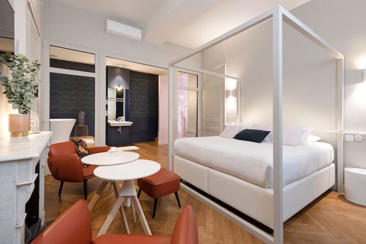 Room 72 of 780