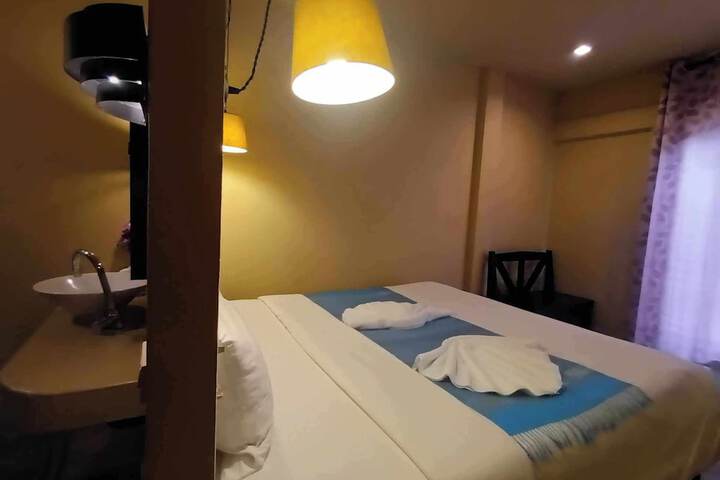 Room 8 of 36